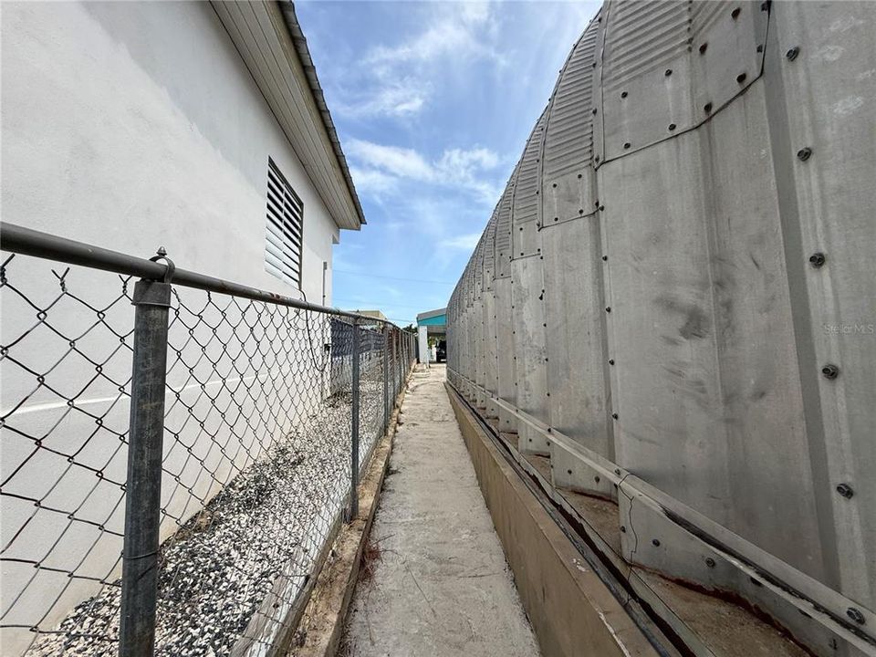 For Sale: $225,000 (4 beds, 3 baths, 1648 Square Feet)