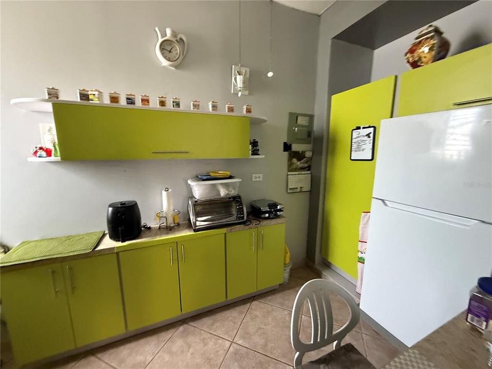 For Sale: $225,000 (4 beds, 3 baths, 1648 Square Feet)