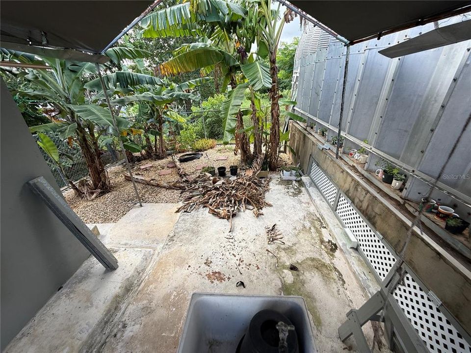 For Sale: $225,000 (4 beds, 3 baths, 1648 Square Feet)