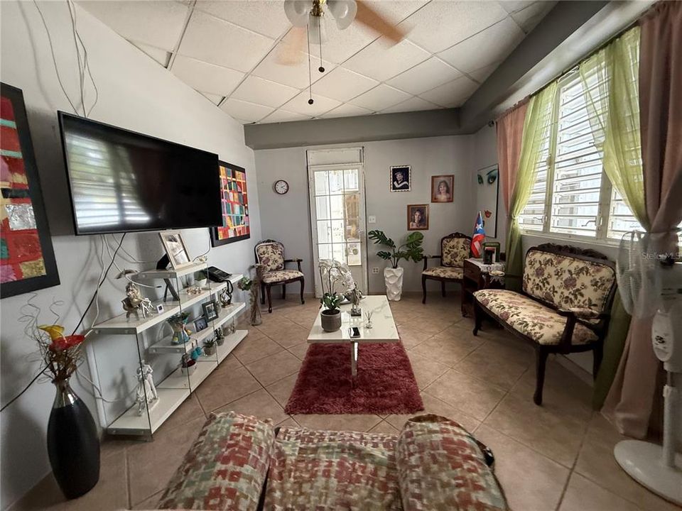 For Sale: $225,000 (4 beds, 3 baths, 1648 Square Feet)