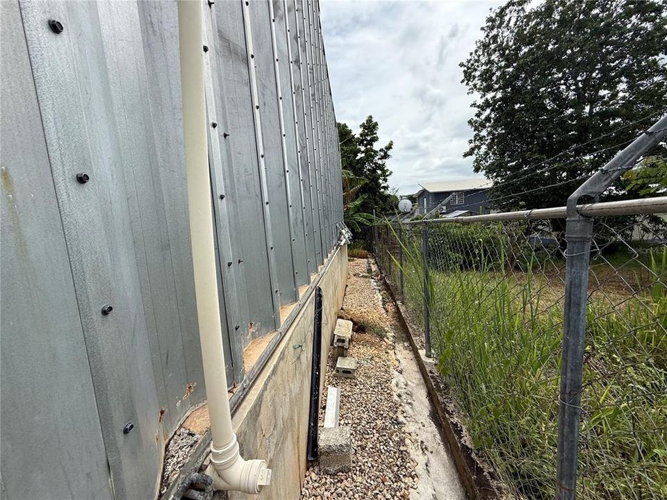 For Sale: $225,000 (4 beds, 3 baths, 1648 Square Feet)