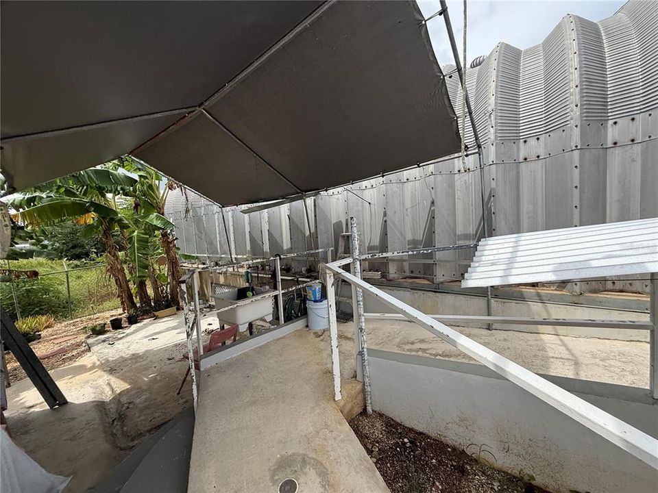 For Sale: $225,000 (4 beds, 3 baths, 1648 Square Feet)