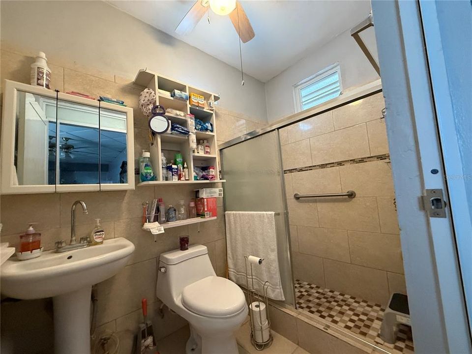 For Sale: $225,000 (4 beds, 3 baths, 1648 Square Feet)