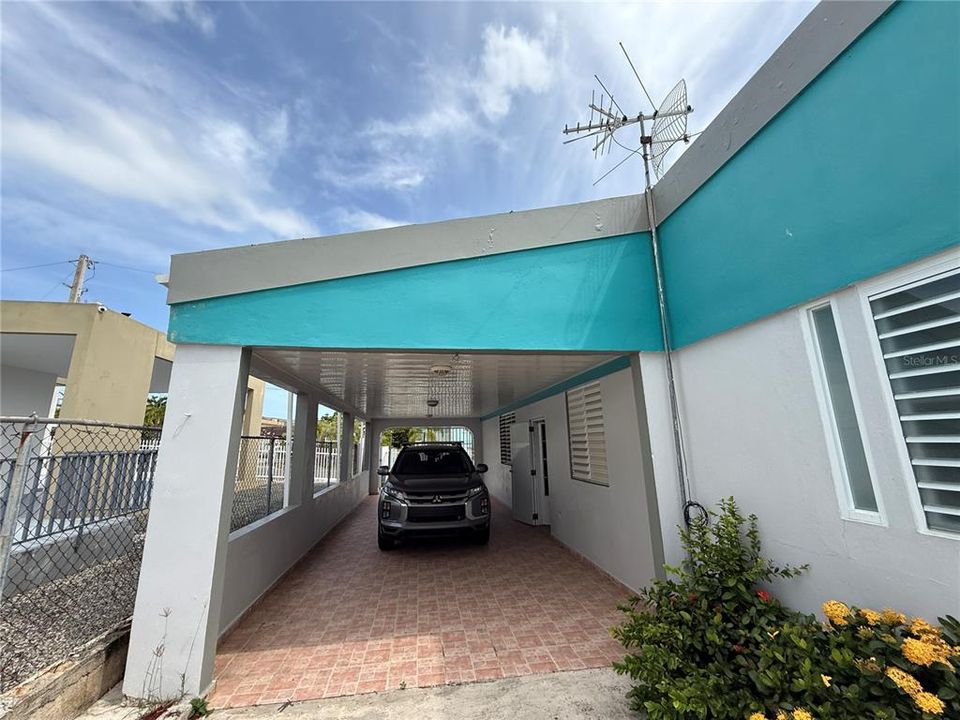 For Sale: $225,000 (4 beds, 3 baths, 1648 Square Feet)