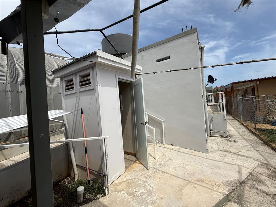 For Sale: $225,000 (4 beds, 3 baths, 1648 Square Feet)