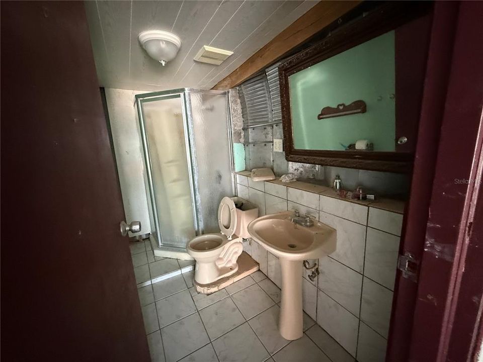 For Sale: $225,000 (4 beds, 3 baths, 1648 Square Feet)