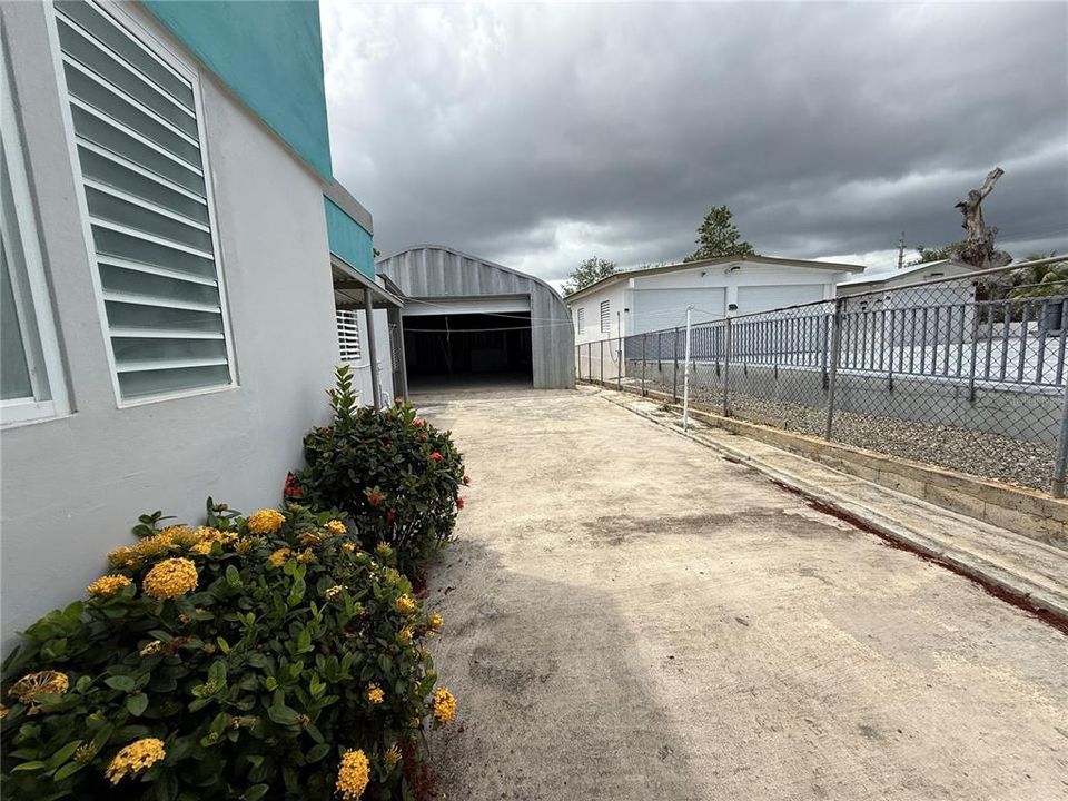 For Sale: $225,000 (4 beds, 3 baths, 1648 Square Feet)