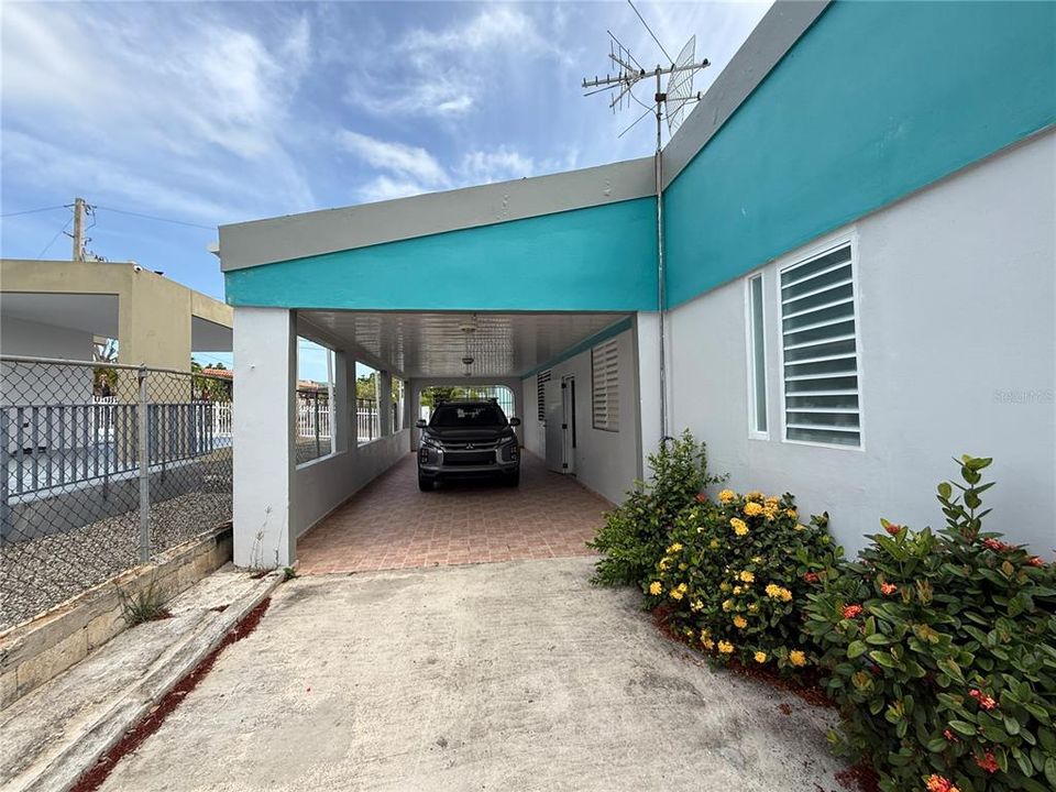 For Sale: $225,000 (4 beds, 3 baths, 1648 Square Feet)