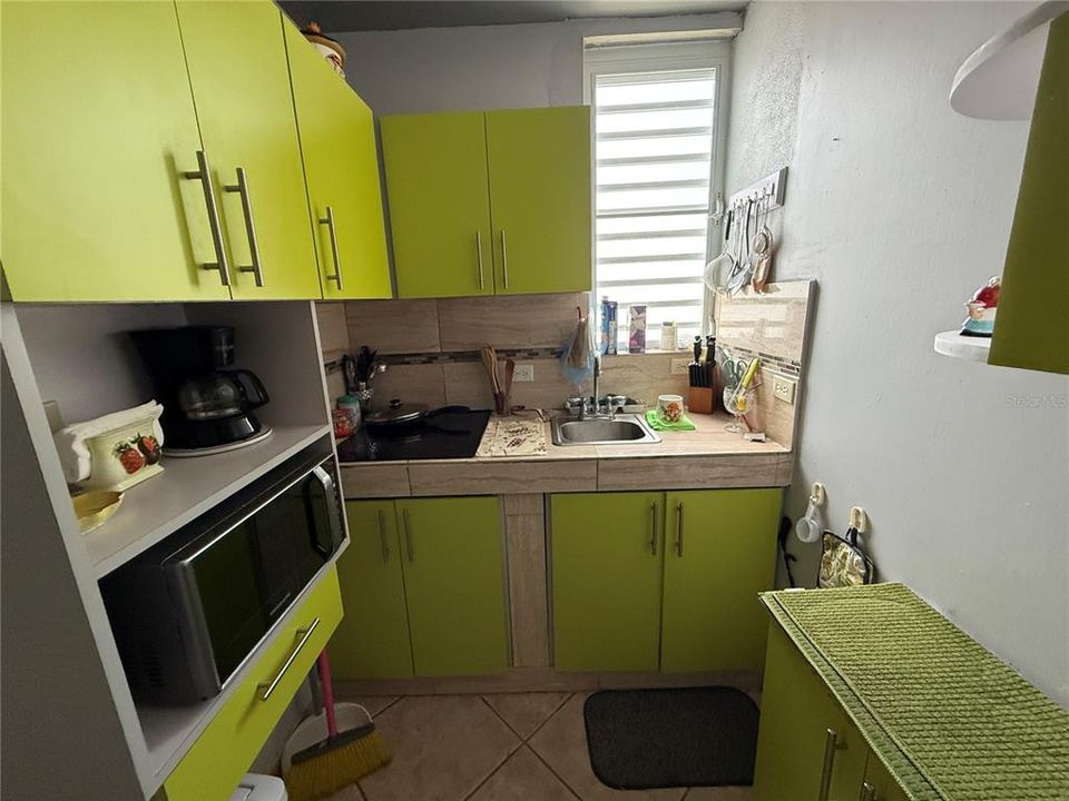 For Sale: $225,000 (4 beds, 3 baths, 1648 Square Feet)