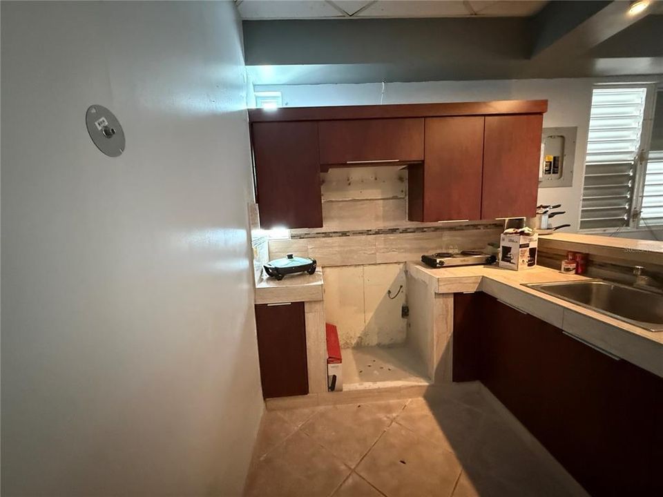 For Sale: $225,000 (4 beds, 3 baths, 1648 Square Feet)