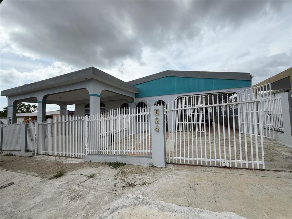 For Sale: $225,000 (4 beds, 3 baths, 1648 Square Feet)