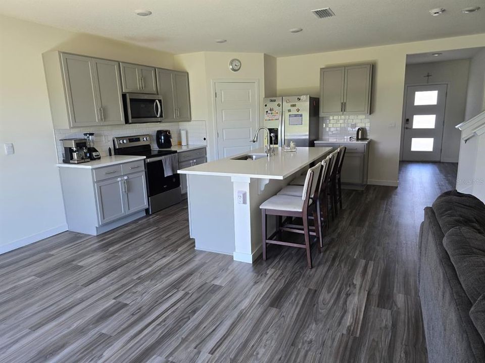 For Rent: $3,500 (5 beds, 3 baths, 2200 Square Feet)