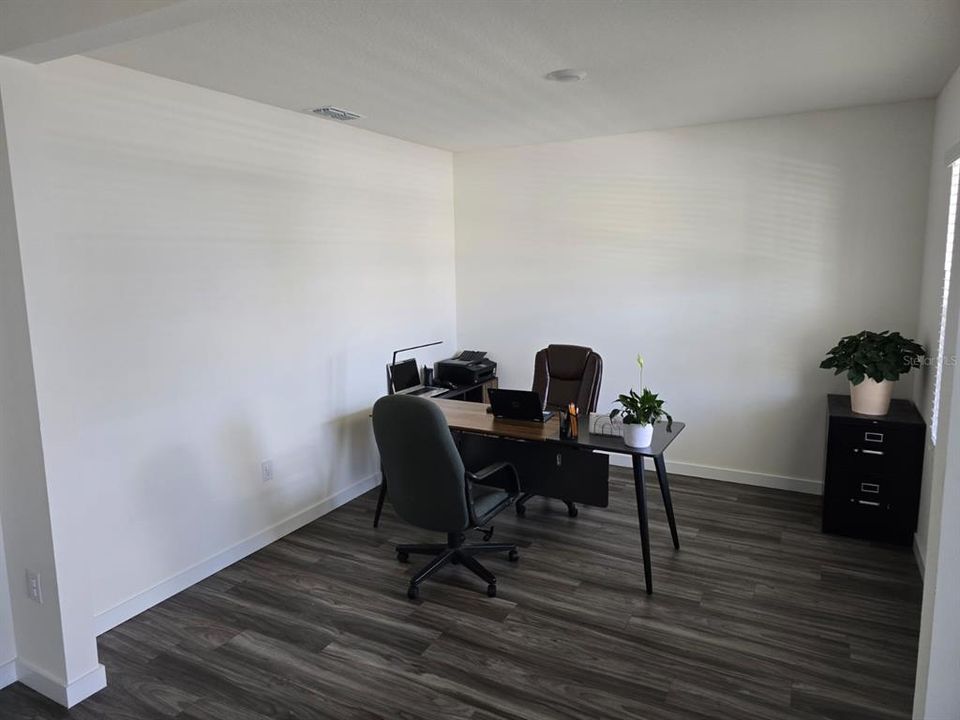 For Rent: $3,500 (5 beds, 3 baths, 2200 Square Feet)