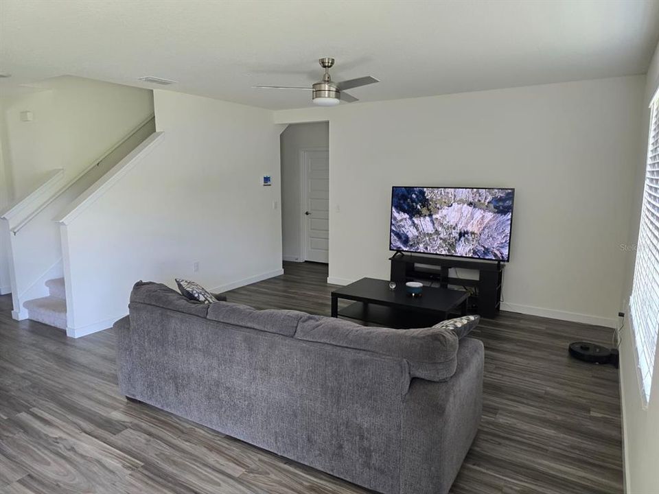 For Rent: $3,500 (5 beds, 3 baths, 2200 Square Feet)