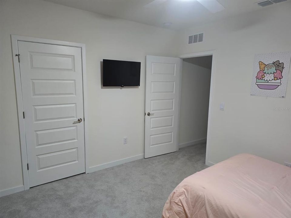 For Rent: $3,500 (5 beds, 3 baths, 2200 Square Feet)