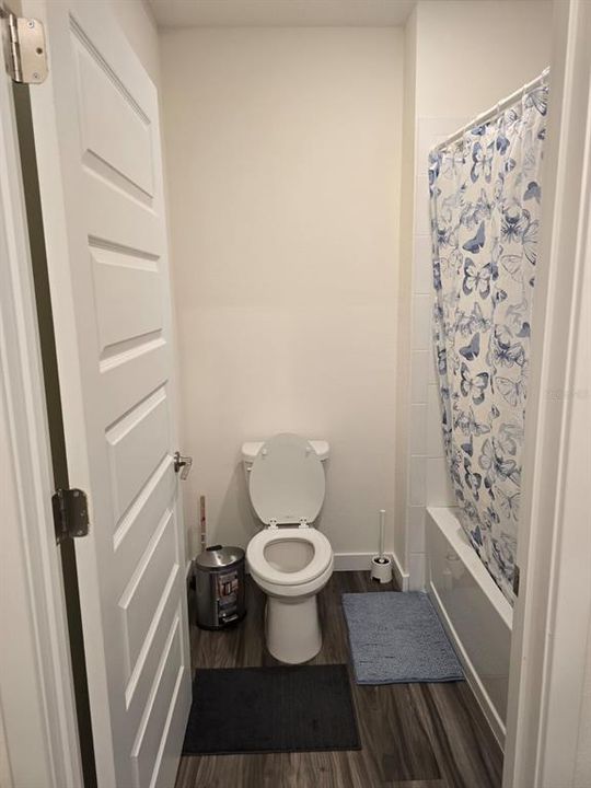 For Rent: $3,500 (5 beds, 3 baths, 2200 Square Feet)