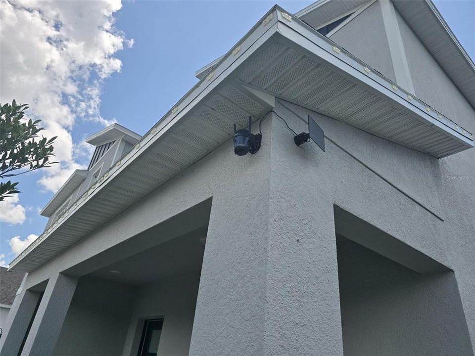 For Rent: $3,500 (5 beds, 3 baths, 2200 Square Feet)