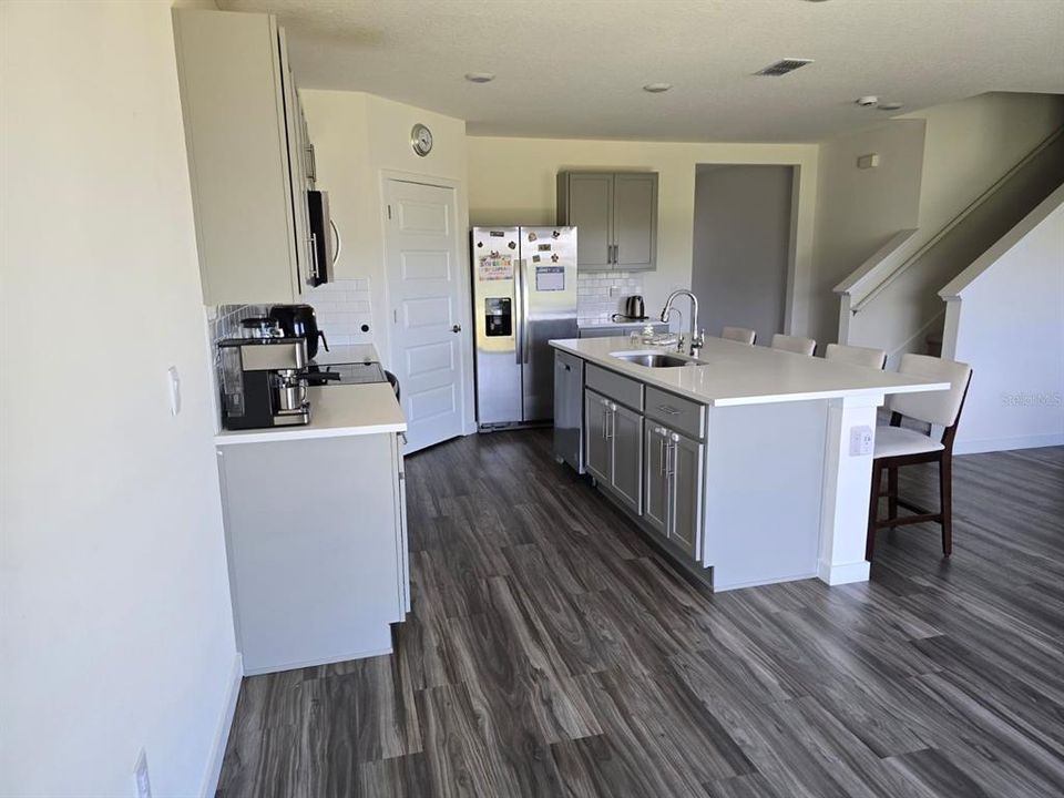 For Rent: $3,500 (5 beds, 3 baths, 2200 Square Feet)