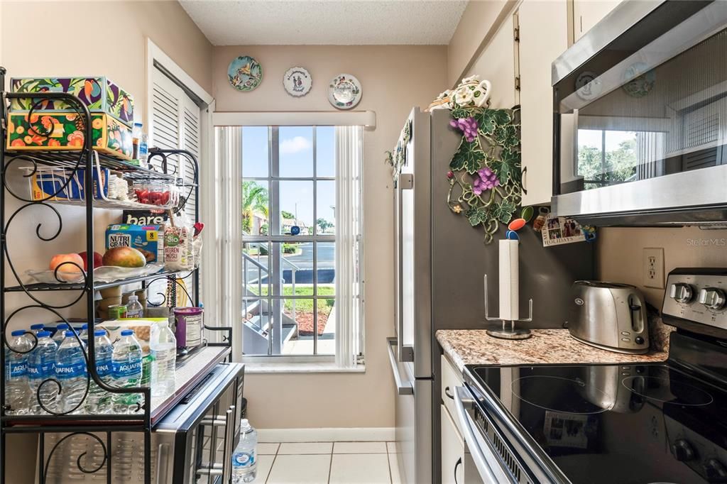 待售: $168,000 (2 贝兹, 2 浴室, 835 平方英尺)