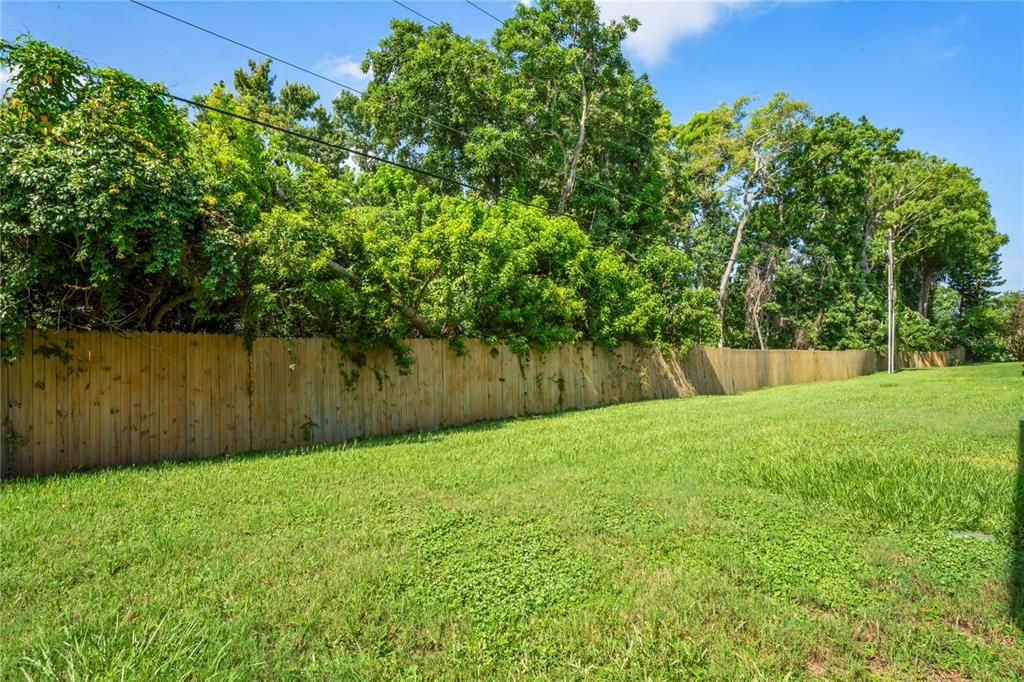 待售: $168,000 (2 贝兹, 2 浴室, 835 平方英尺)