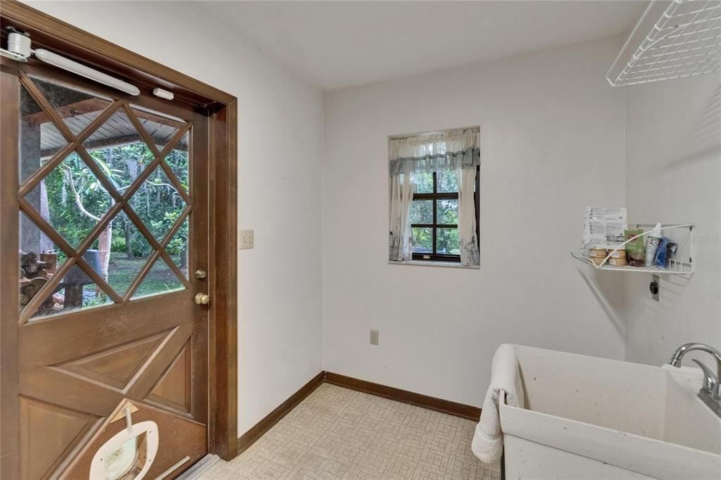 На продажу: $685,000 (3 спален, 2 ванн, 1856 Квадратных фут)