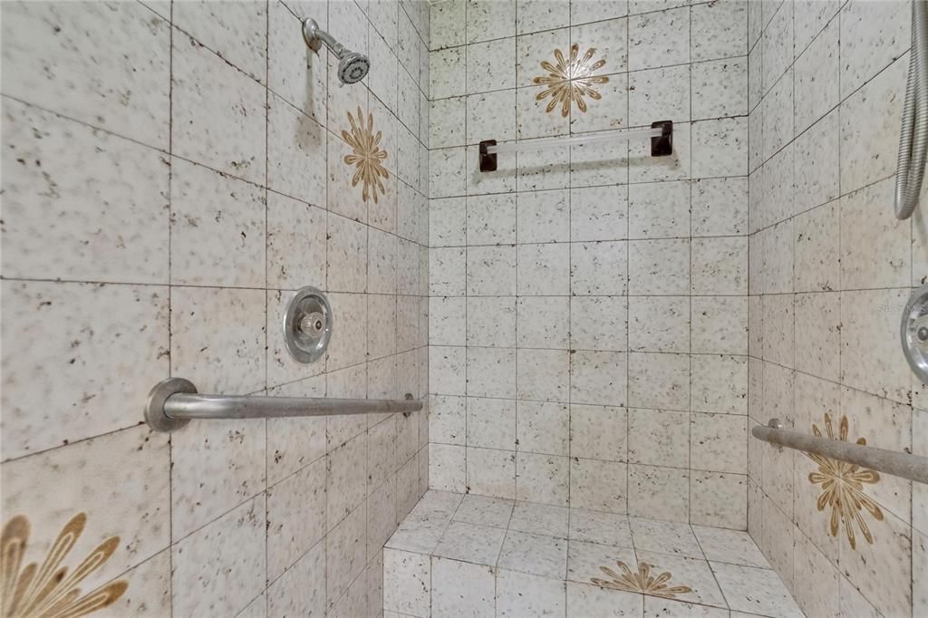 На продажу: $685,000 (3 спален, 2 ванн, 1856 Квадратных фут)