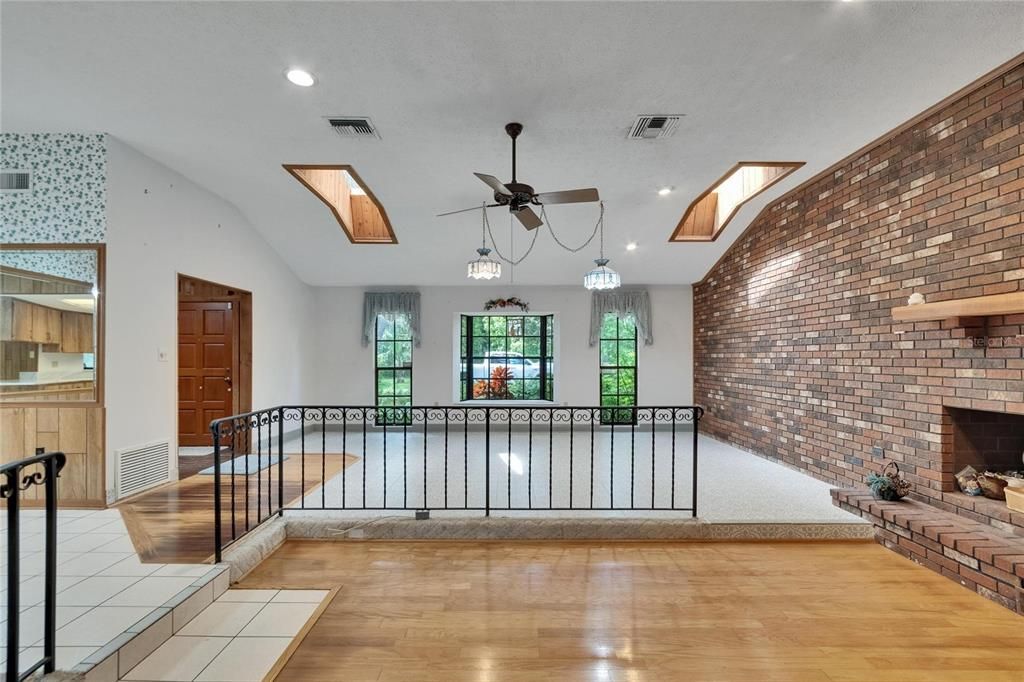 На продажу: $685,000 (3 спален, 2 ванн, 1856 Квадратных фут)