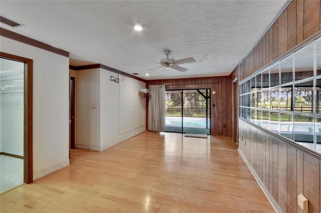 На продажу: $685,000 (3 спален, 2 ванн, 1856 Квадратных фут)