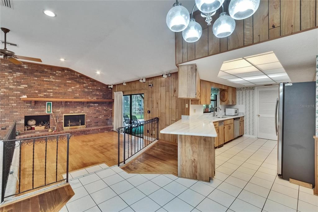 На продажу: $685,000 (3 спален, 2 ванн, 1856 Квадратных фут)