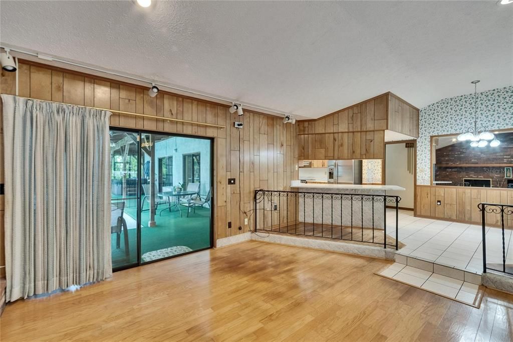 На продажу: $685,000 (3 спален, 2 ванн, 1856 Квадратных фут)