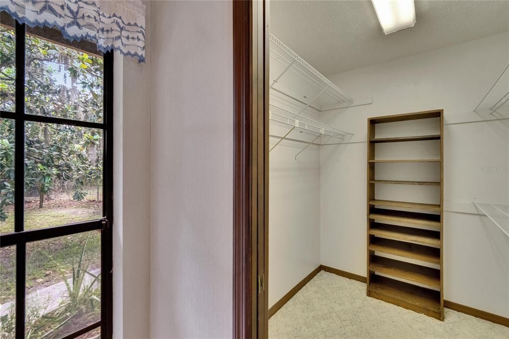 На продажу: $685,000 (3 спален, 2 ванн, 1856 Квадратных фут)