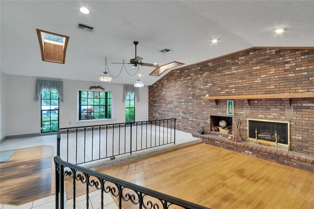 На продажу: $685,000 (3 спален, 2 ванн, 1856 Квадратных фут)