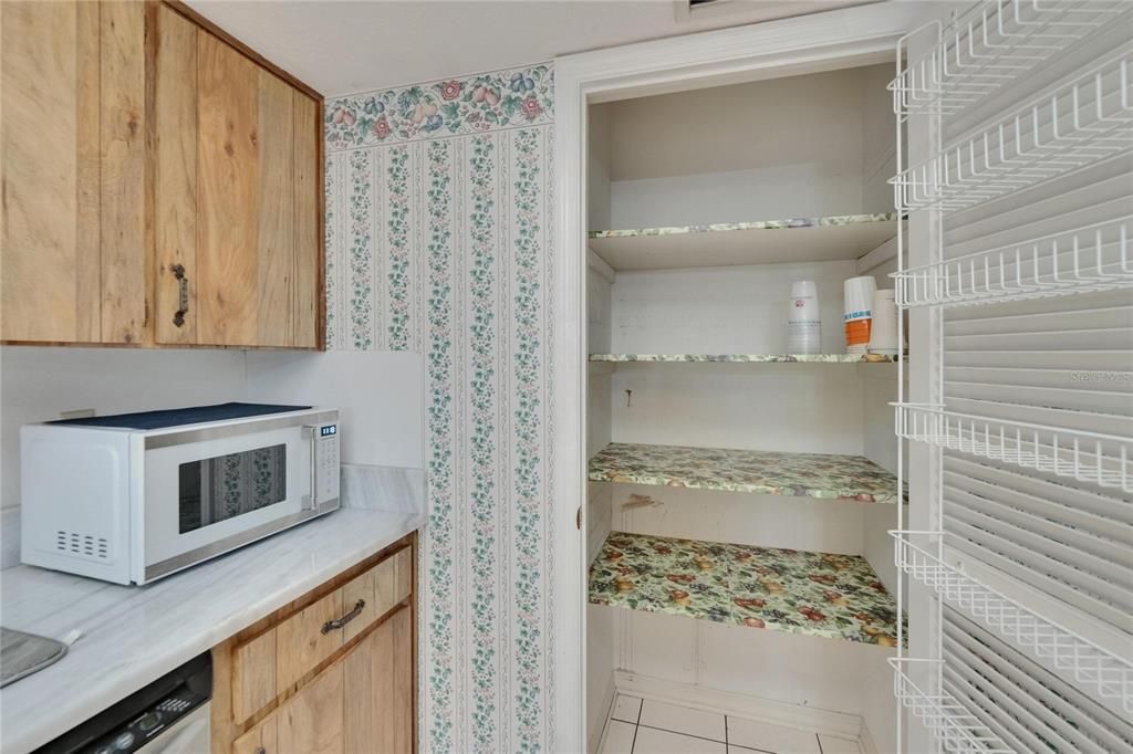 На продажу: $685,000 (3 спален, 2 ванн, 1856 Квадратных фут)