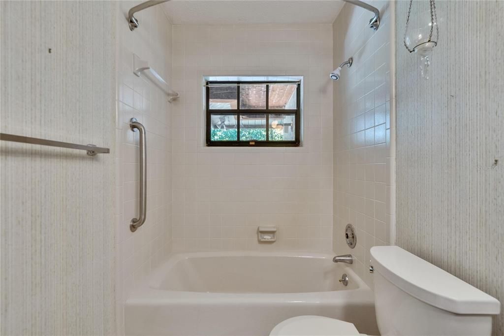 На продажу: $685,000 (3 спален, 2 ванн, 1856 Квадратных фут)