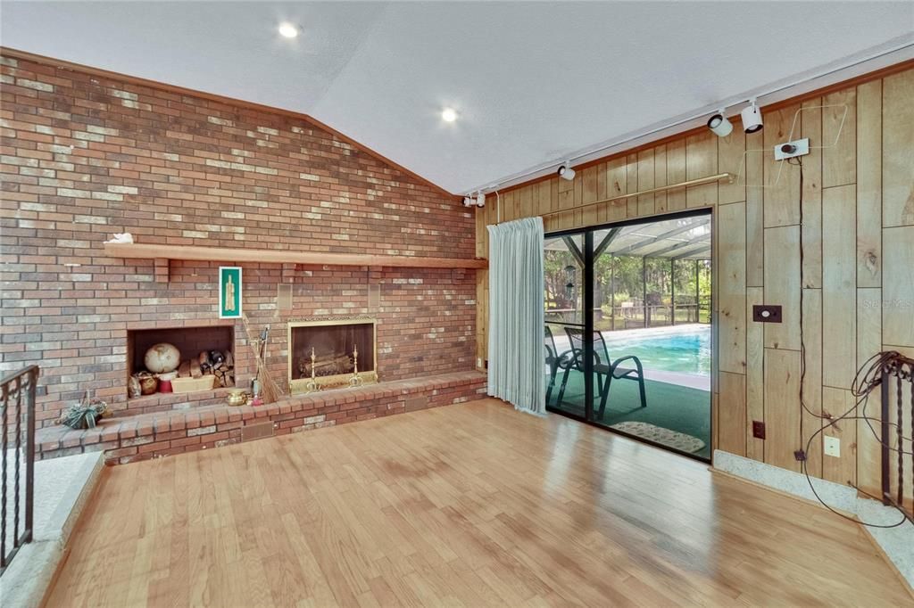 На продажу: $685,000 (3 спален, 2 ванн, 1856 Квадратных фут)