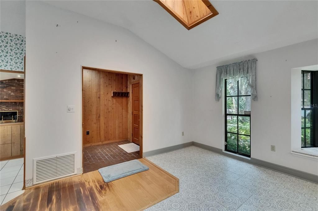 На продажу: $685,000 (3 спален, 2 ванн, 1856 Квадратных фут)