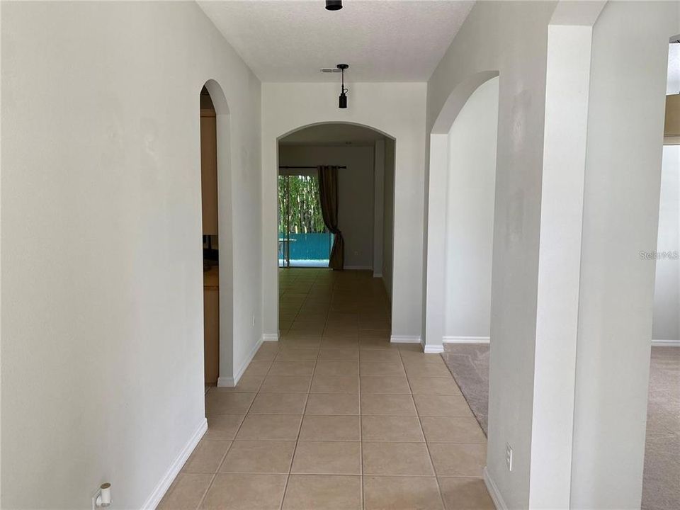 出租: $3,800 (4 贝兹, 3 浴室, 2222 平方英尺)