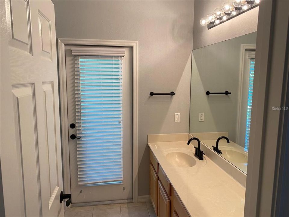 出租: $3,800 (4 贝兹, 3 浴室, 2222 平方英尺)