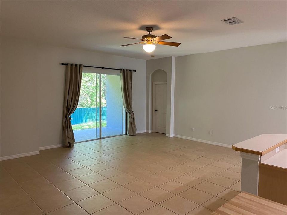 出租: $3,800 (4 贝兹, 3 浴室, 2222 平方英尺)