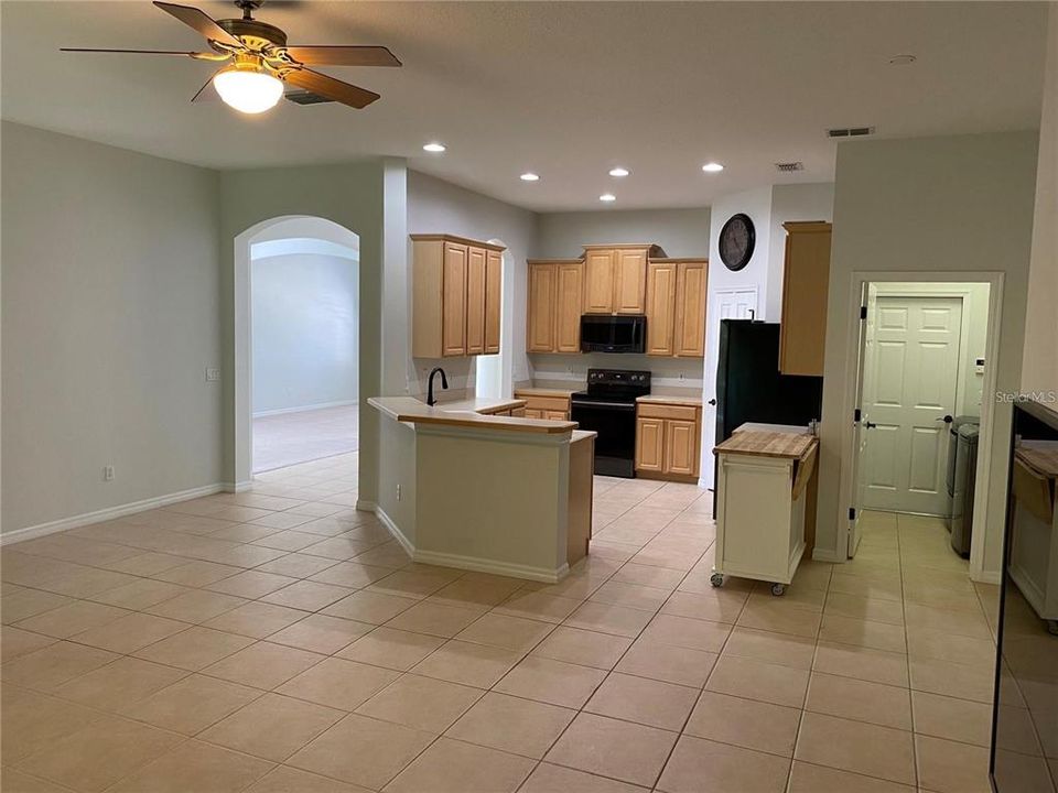 出租: $3,800 (4 贝兹, 3 浴室, 2222 平方英尺)