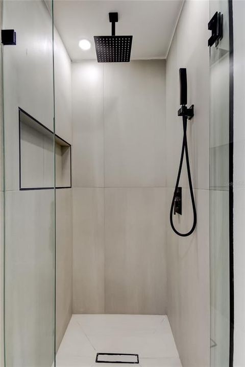 Active With Contract: $385,000 (3 beds, 2 baths, 1476 Square Feet)