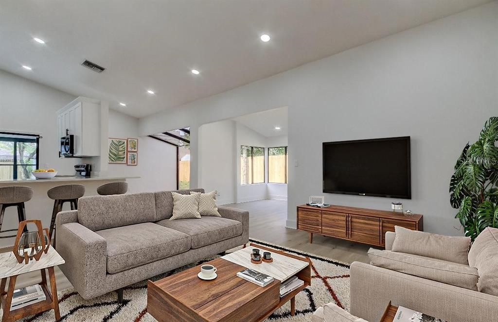 Active With Contract: $385,000 (3 beds, 2 baths, 1476 Square Feet)