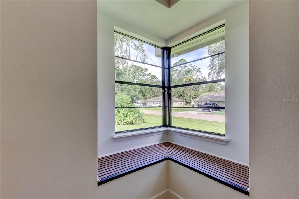 Active With Contract: $385,000 (3 beds, 2 baths, 1476 Square Feet)