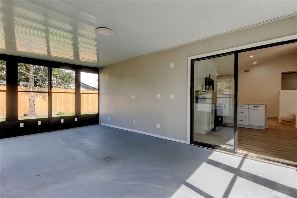 Active With Contract: $385,000 (3 beds, 2 baths, 1476 Square Feet)