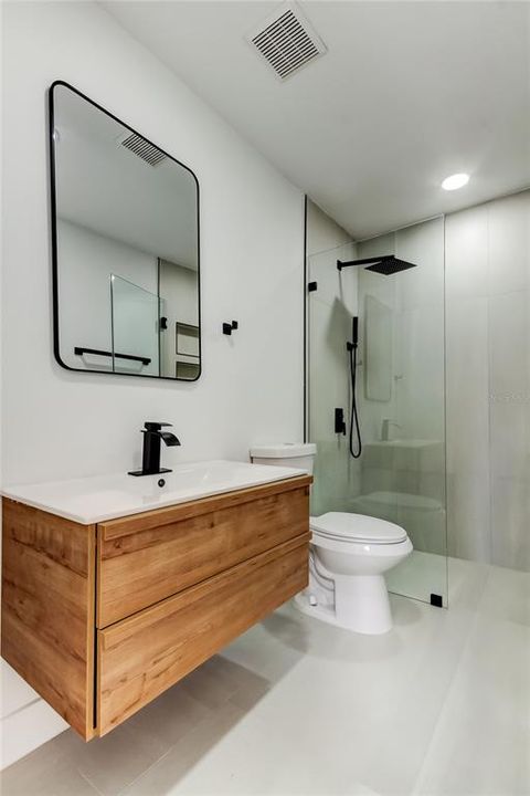 Active With Contract: $385,000 (3 beds, 2 baths, 1476 Square Feet)