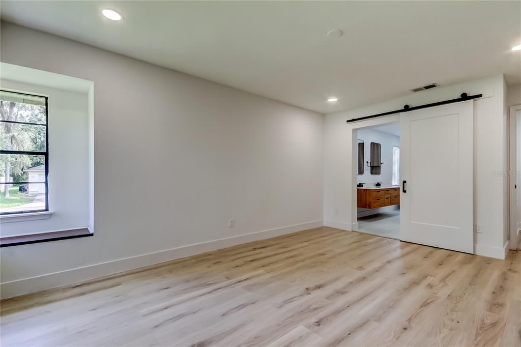 Active With Contract: $385,000 (3 beds, 2 baths, 1476 Square Feet)