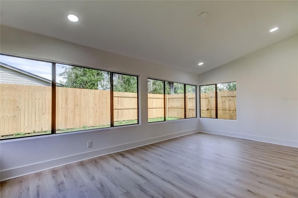 Active With Contract: $385,000 (3 beds, 2 baths, 1476 Square Feet)