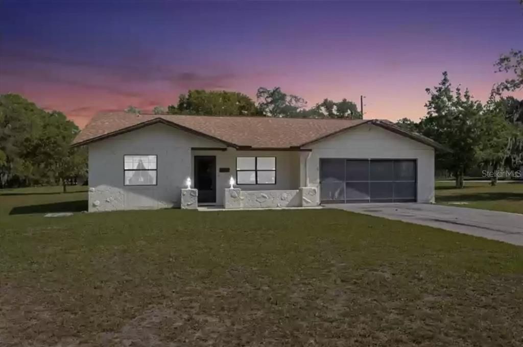 Active With Contract: $344,900 (2 beds, 2 baths, 1474 Square Feet)