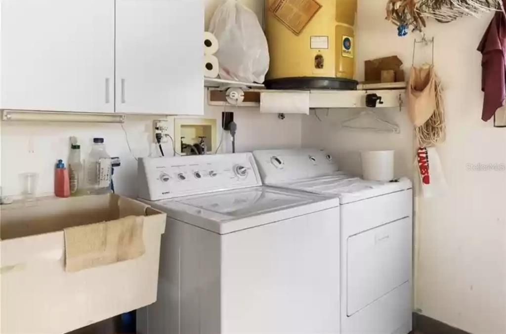 Active With Contract: $344,900 (2 beds, 2 baths, 1474 Square Feet)