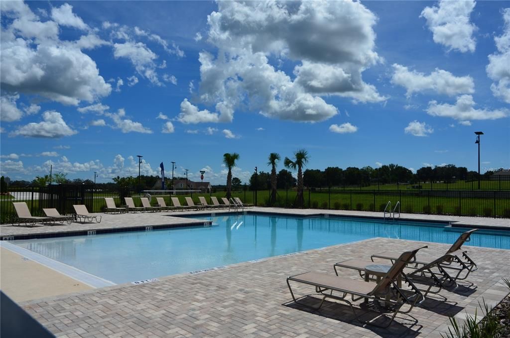 出租: $2,200 (4 贝兹, 2 浴室, 1617 平方英尺)